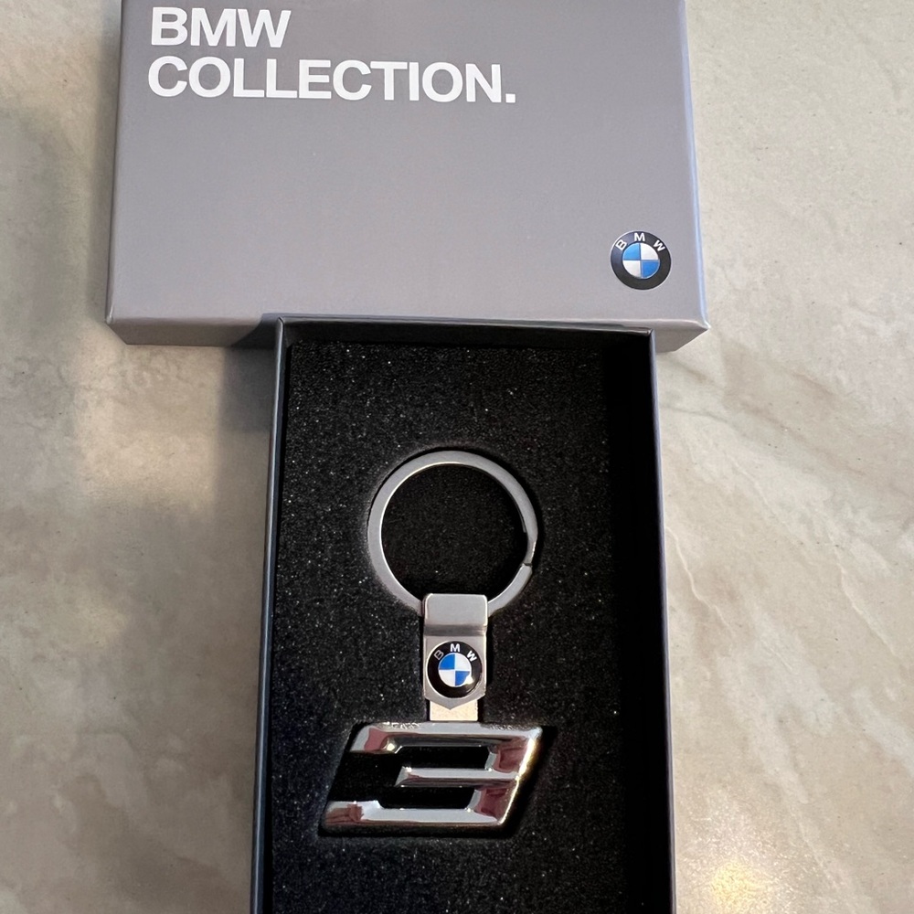 Brand new in box BMW keych for 3 series